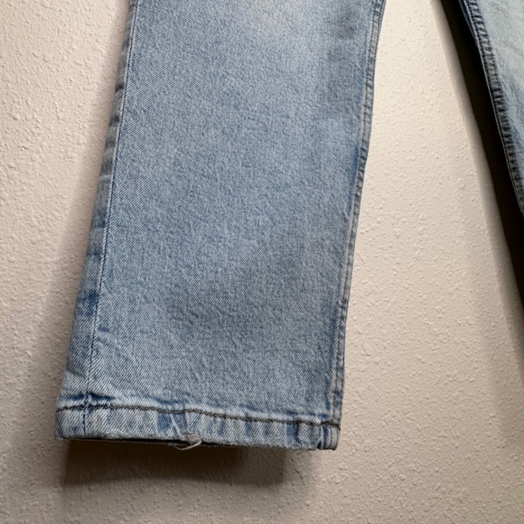 Zara Mom Fit High Waist Jeans, Light Wash, Size 10 - Picture 7 of 9